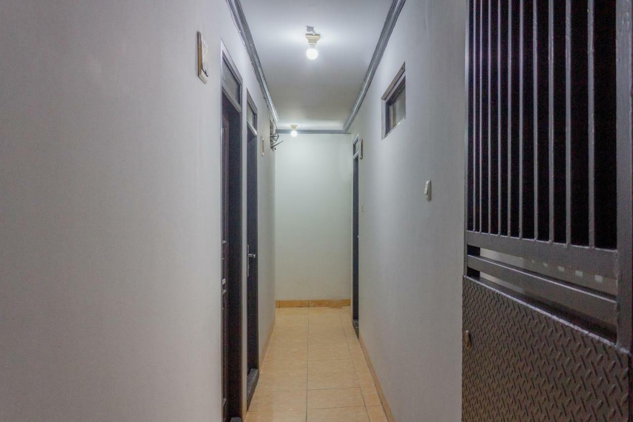 Oyo 649 K68 Residence Джакарта Екстериор снимка