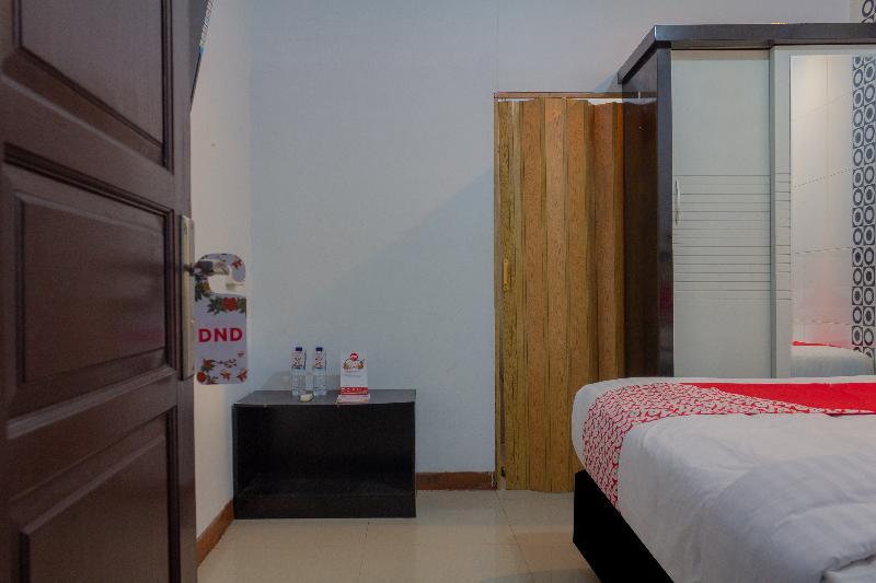 Oyo 649 K68 Residence Джакарта Екстериор снимка